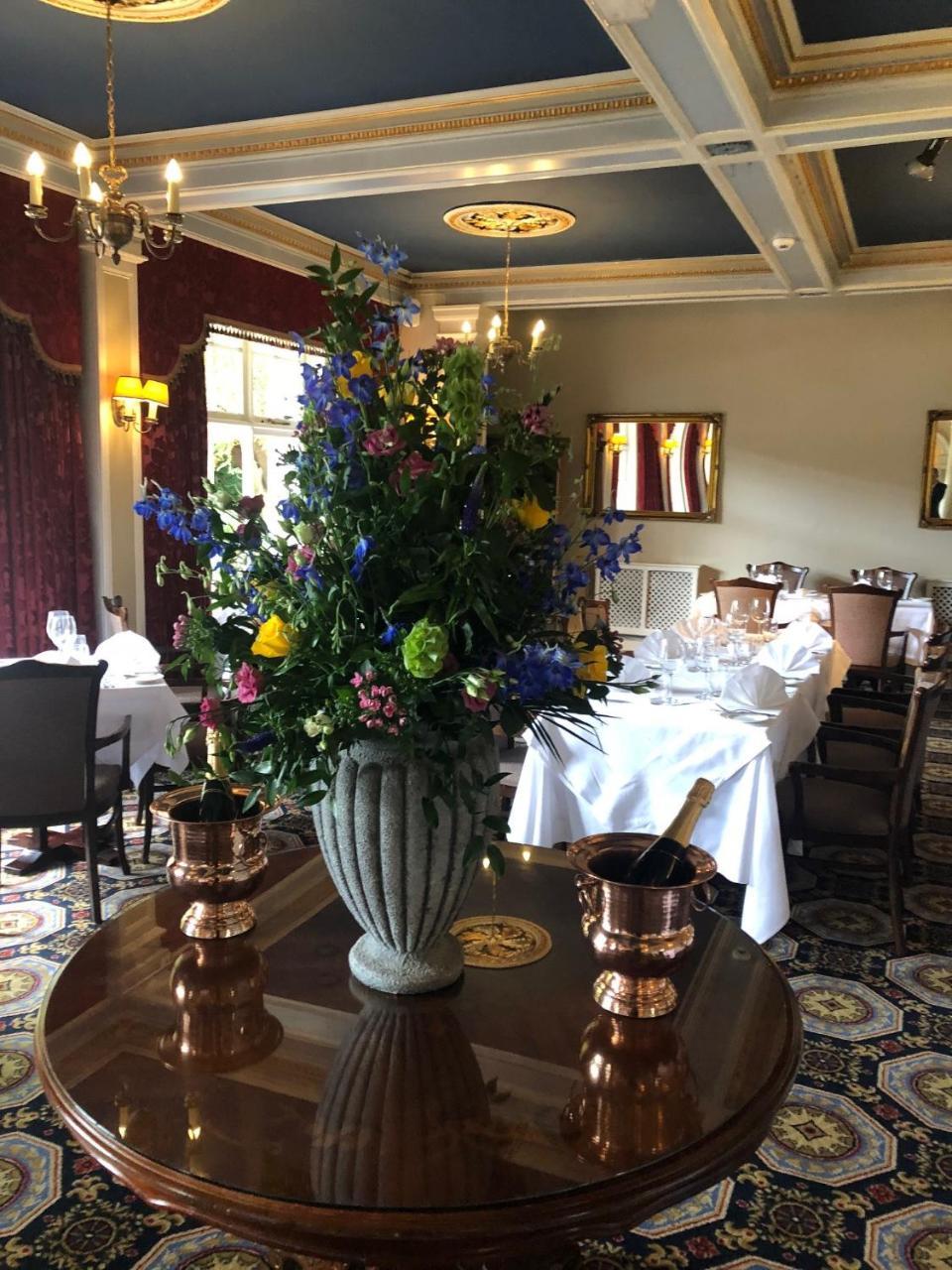 Отель Macdonald Leeming House Watermillock Экстерьер фото